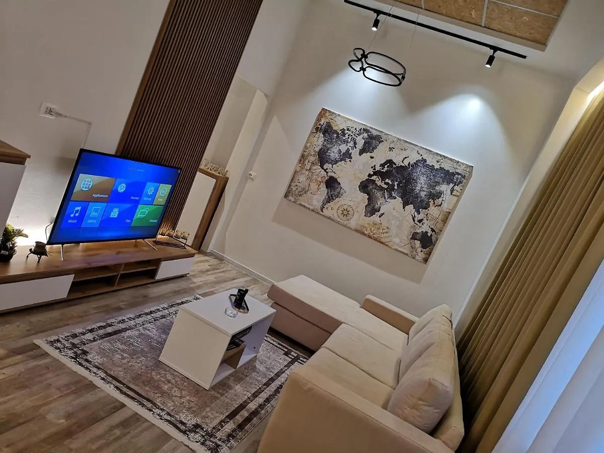 New Modern Apartment In The Center Of ティラナ 0*,