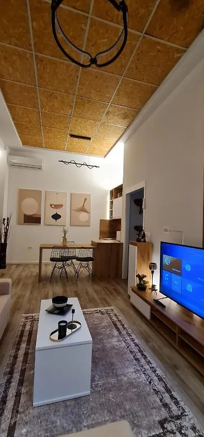 New Modern Apartment In The Center Of ティラナ